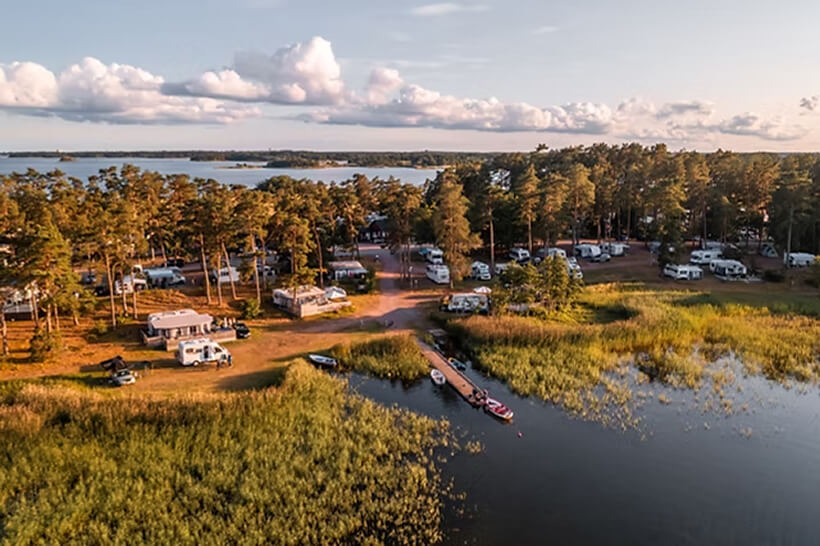 Campingtomt med havsutsikt eller naturkänsla