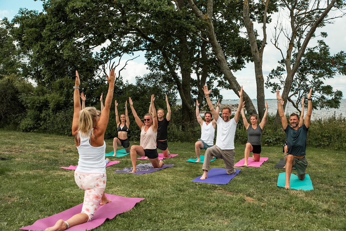 Sommar yoga på kalmar camping